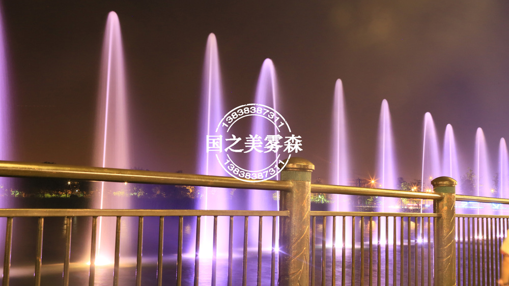 玻光喷泉002.jpg